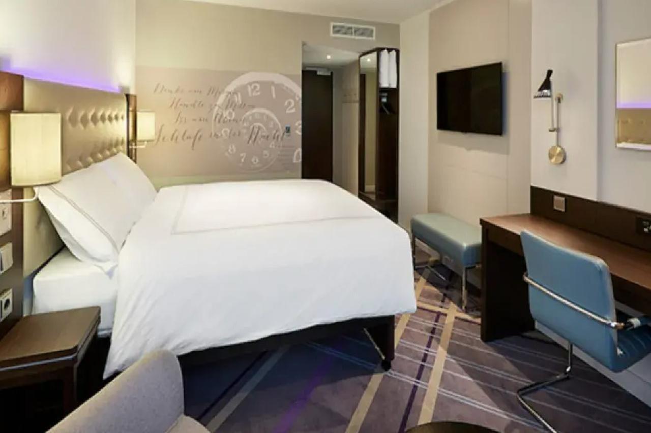 Premier Inn Muenchen City Schwabing Екстериор снимка