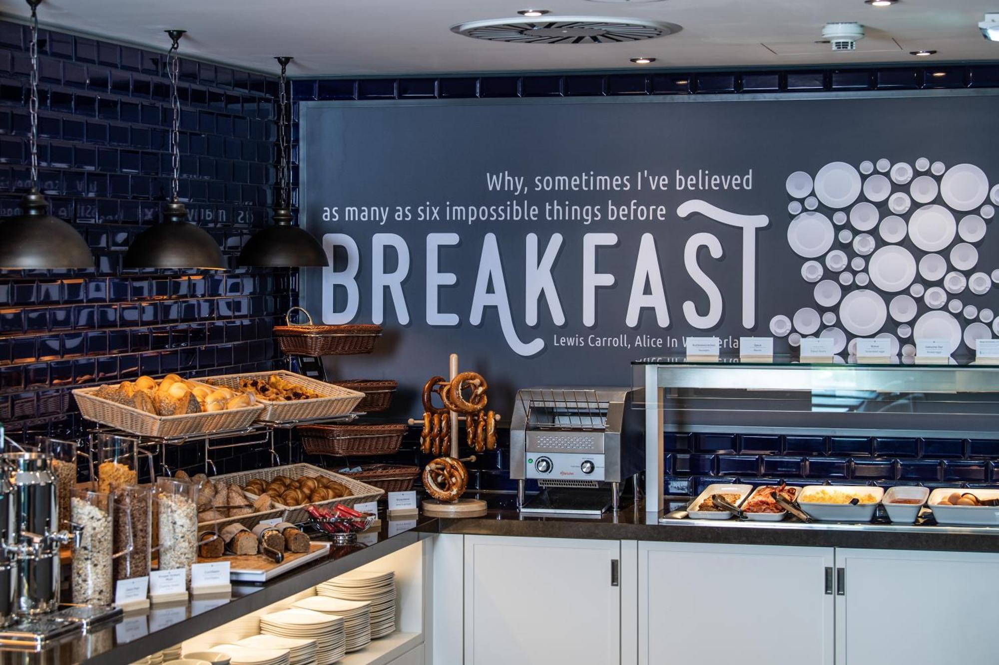 Premier Inn Muenchen City Schwabing Екстериор снимка